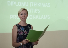 0004_ems_diplomai_20190628-35-of-95_1561805115-7bfc3986d31129bc7bcd8a2f9e8405c7.JPG
